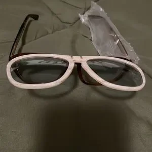 Authentic Beige Havana Shades Brand New With Authenticity Certificate Card Gucci | Accessories | Authentic Beige Havana Shades Brand  main image 3